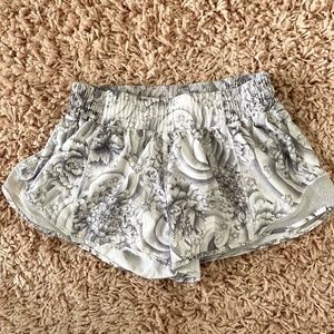 Lululemon Hotty Hot 2.5 Shorts